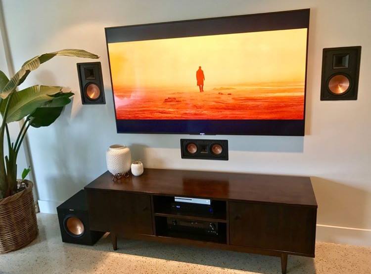 Projectors versus big TV