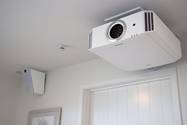 How to Install a Home Theatre Projector and Screen